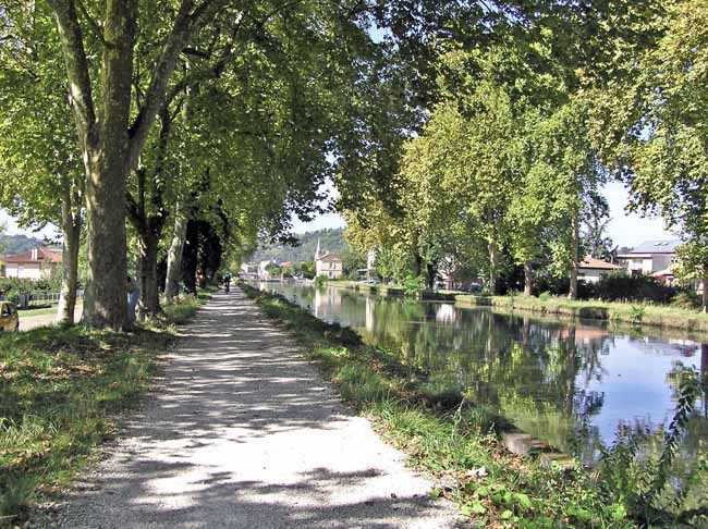 Canal towpath in Moissac