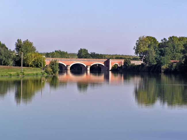 Canal bridge at Moissac