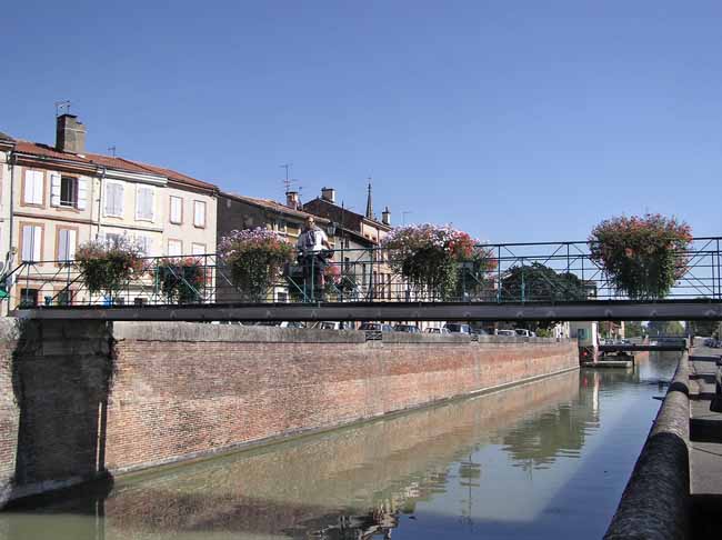 Foot bridge over canal in Moissac