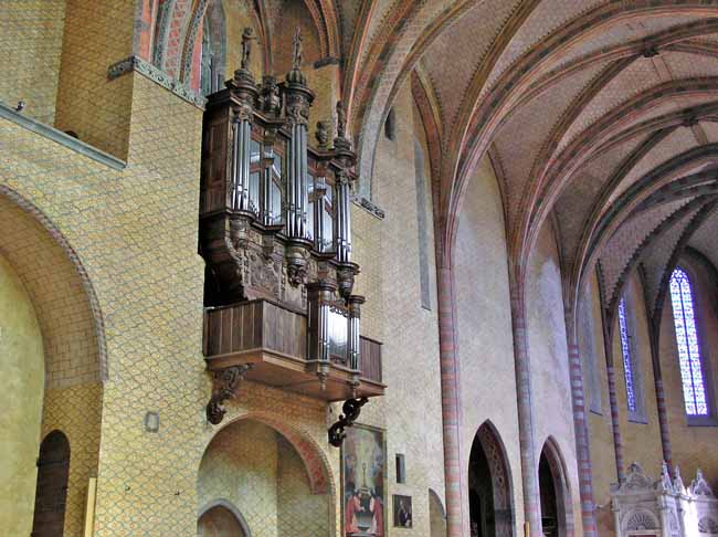 Moissac church interior